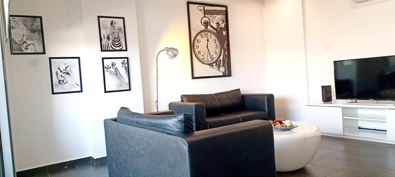 Dezo Luxury Town Apartment Larnaca Exteriör bild