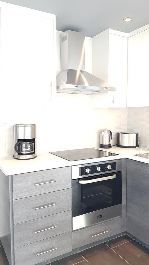 Dezo Luxury Town Apartment Larnaca Exteriör bild