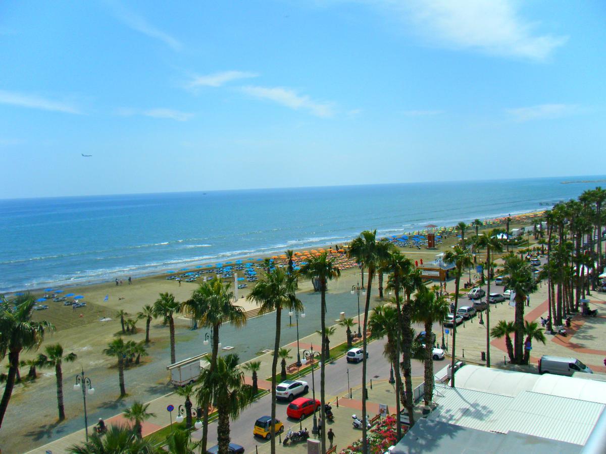 Dezo Luxury Town Apartment Larnaca Exteriör bild